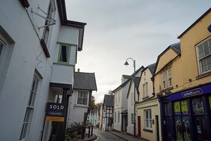 1 Bedroom Flat To Rent In Castle Street, Ruthin, Denbighshire, LL15