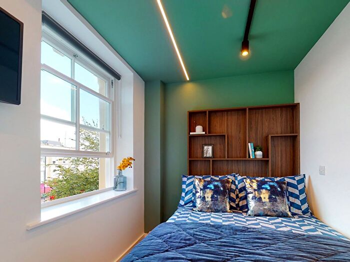 Studio To Rent In Harrow Road, London, W9