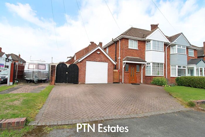 3 Bedroom House For Sale In Barnett Lane, Kingswinford, DY6