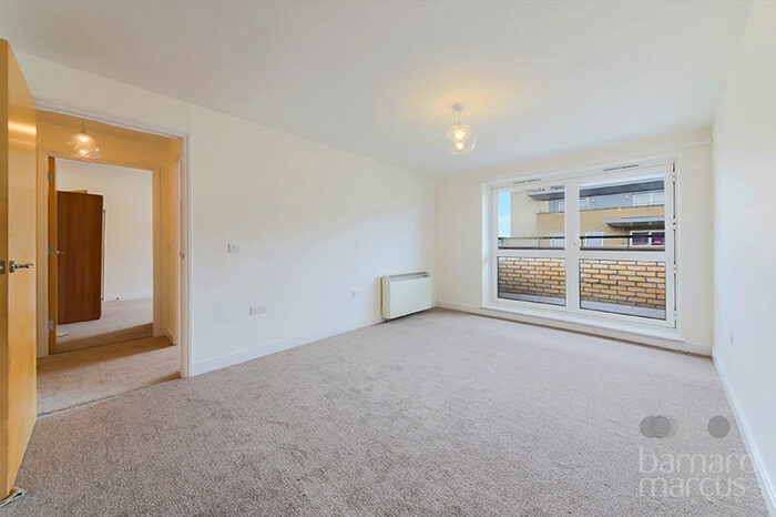 2 Bedroom Apartment To Rent In Cline Road, Bounds Green, N11