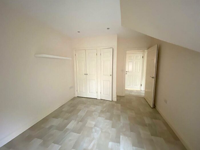 2 Bedroom Apartment To Rent In Lower Way, Thatcham, RG19
