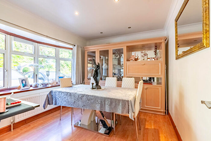 3 Bedroom Detached House For Sale In Park Street Lane, Park Street, St. Albans, Hertfordshire, AL2