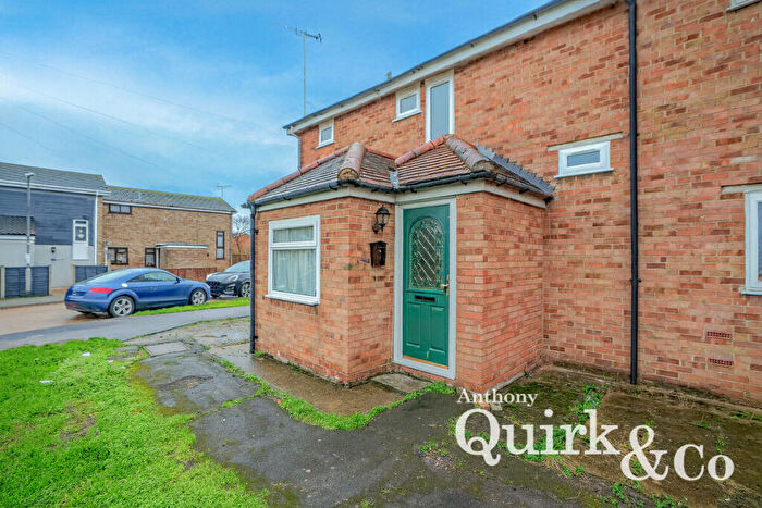 2 Bedroom End Of Terrace House For Sale In Central Avenue, Canvey Island, SS8
