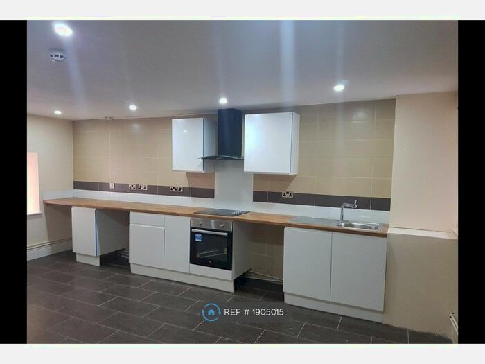 1 Bedroom Flat To Rent In Ty Gloch, Brecon, LD3