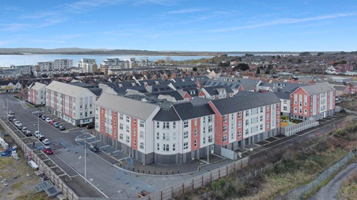 2 Bedroom Apartment For Sale In Adams Close, Poole, BH15