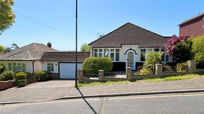 3 Bedroom Detached House To Rent In Coniston Road, Barnhurst, Bexleyheath, Kent, DA7