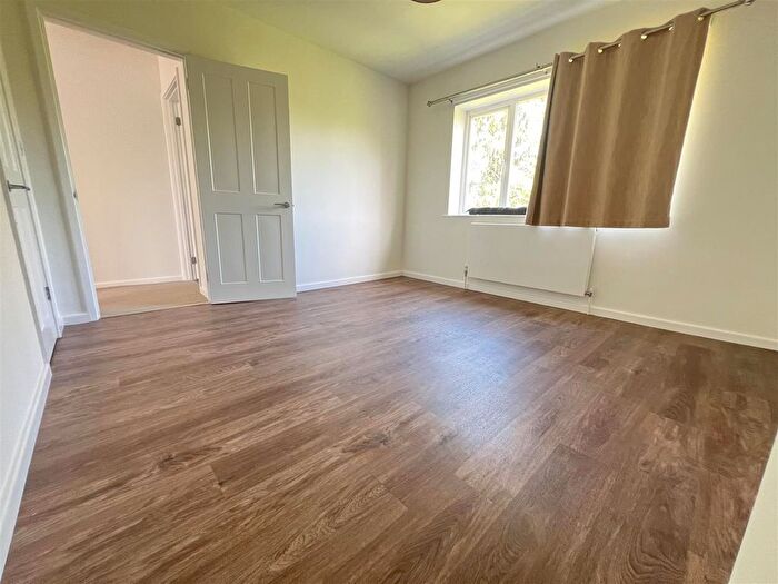 3 Bedroom Semi-Detached House To Rent In Histon Road, Cambridge, CB4