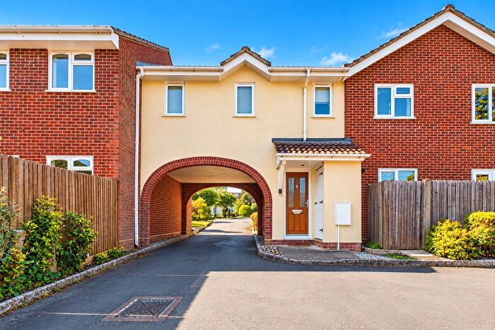 Studio For Sale In Lightwater, Surrey, GU18