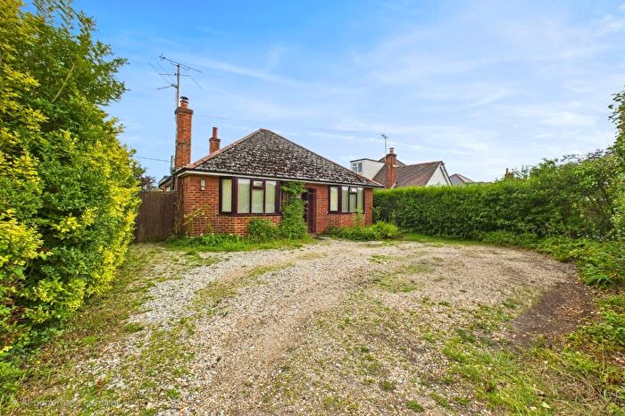 2 Bedroom Bungalow For Sale In Bath Road, Padworth, Reading, Berkshire, RG7