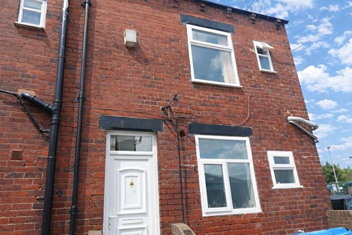 2 Bedroom Flat To Rent In Station Lane, Featherstone, Pontefract, WF7