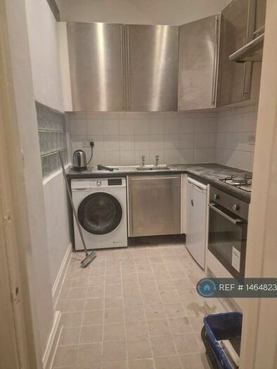 3 Bedroom Flat To Rent In Harrison Road, Edinburgh, EH11