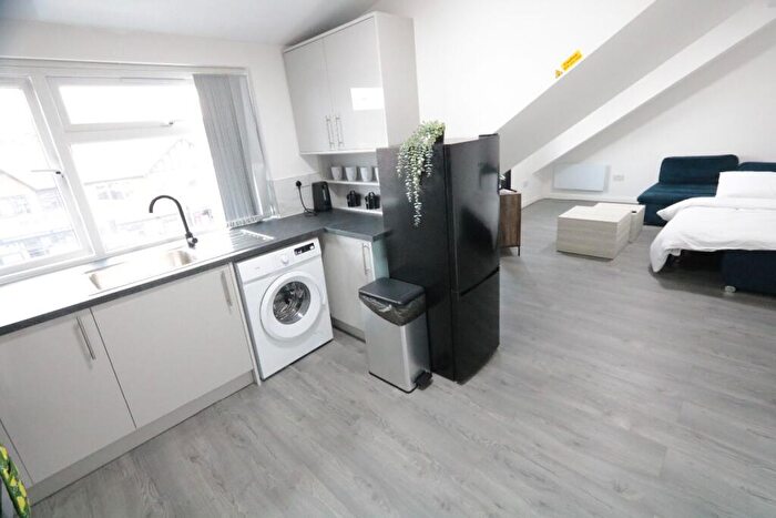 2 Bedroom Flat To Rent In Barlow Moor Road, Chorlton, M21