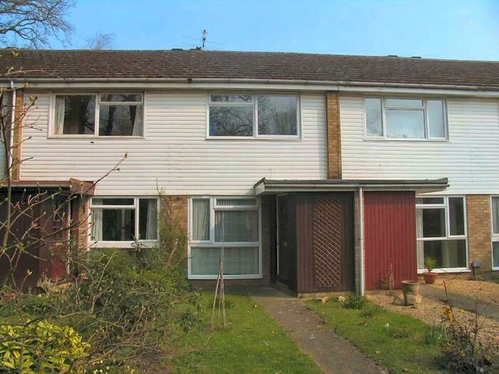 2 Bedroom Terraced House To Rent In St Johns, GU21