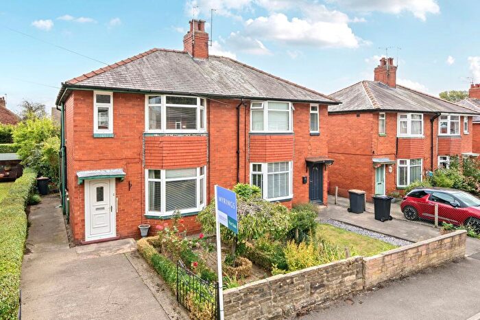 3 Bedroom Semi-Detached House For Sale In Wedderburn Drive, Harrogate, HG2