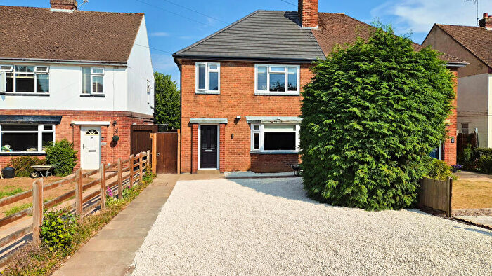 3 Bedroom Semi Detached House For Sale In Wanlip Lane, Birstall, LE4