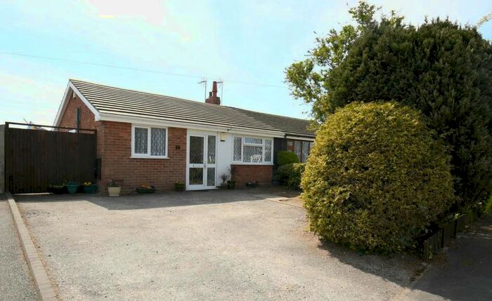 2 Bedroom Bungalow To Rent In Deepmore Close, Alrewas, Burton-On-Trent, DE13