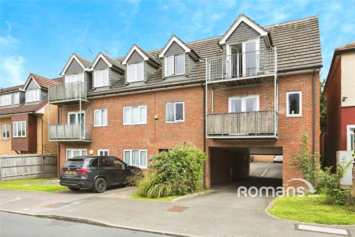 2 Bedroom Flat To Rent In Chairborough Road, High Wycombe, Buckinghamshire, HP12