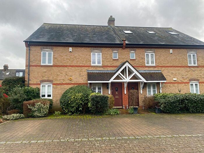 2 Bedroom Terraced House For Sale In Sovereign Mews, Gated Development, EN4