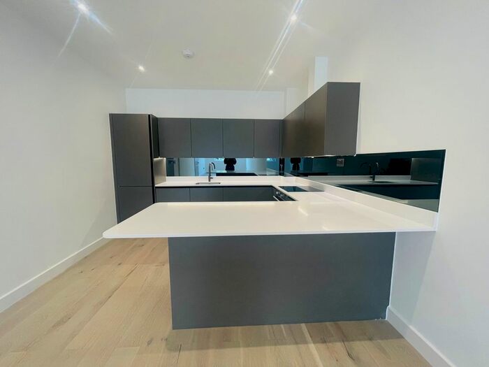 2 Bedroom Flat To Rent In Stonehills, Welwyn Garden City, AL8