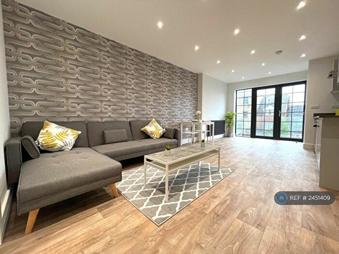 1 Bedroom Flat To Rent In Alma Street, Luton, LU1