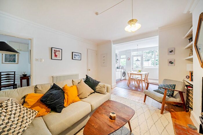 1 Bedroom Flat For Sale In Lausanne Road, London, SE15