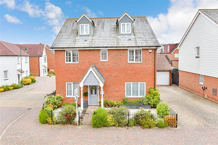 5 Bedroom Detached House For Sale In Hazen Road, Kings Hill, West Malling, Kent, ME19