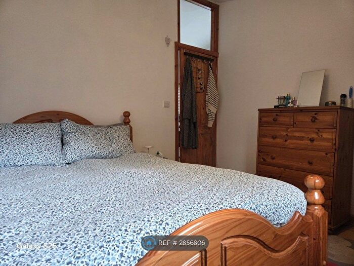 1 Bedroom Flat To Rent In Grange Park, Enfield, N21