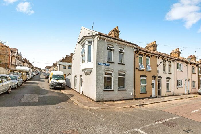 2 Bedroom End Of Terrace House For Sale In Sturla Road, Chatham, ME4