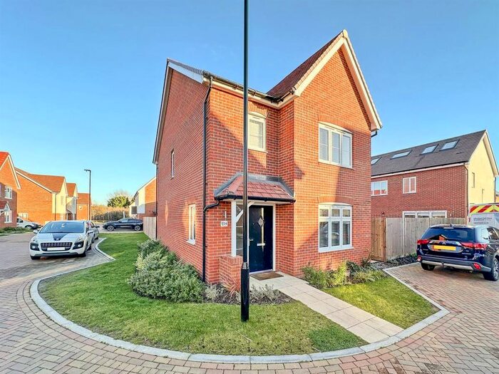3 Bedroom Detached House For Sale In Windmill Close, Ash, Canterbury, CT3