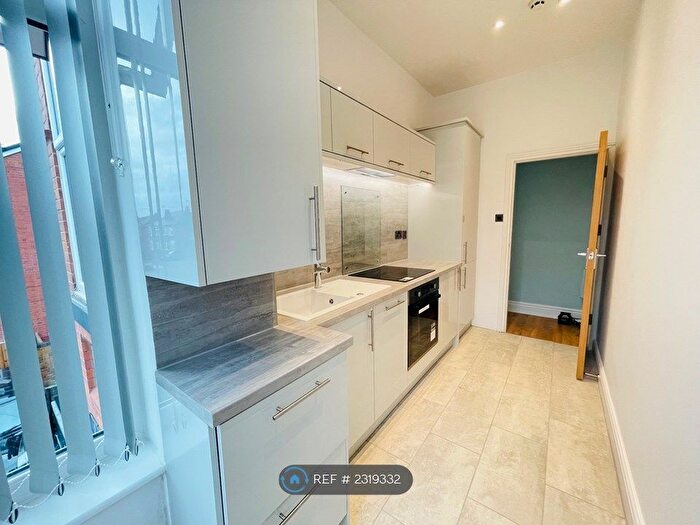 2 Bedroom Flat To Rent In Demesne Road, Manchester, M16