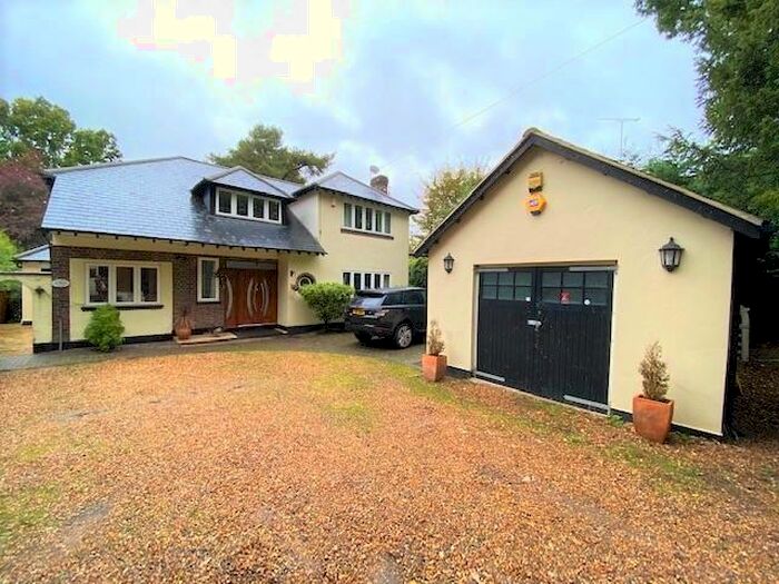 5 Bedroom Detached House To Rent In Camberley, GU15