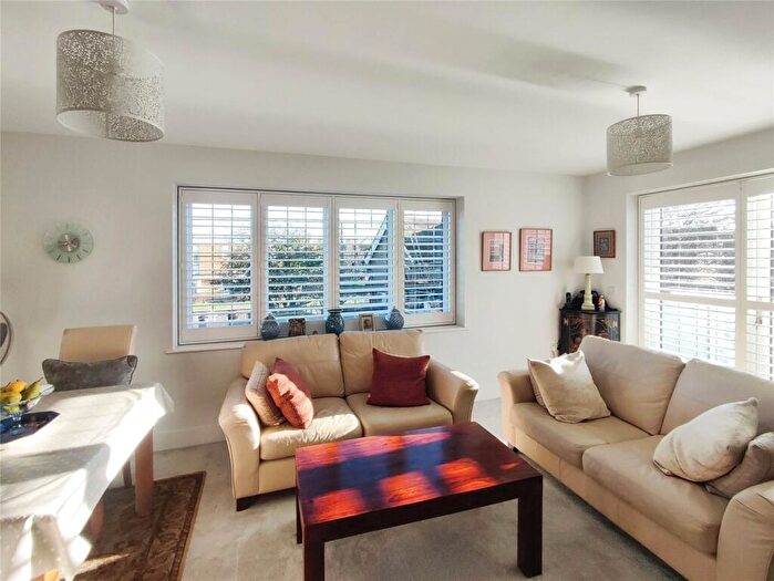 2 Bedroom Apartment For Sale In Woodlands Avenue, Rustington, Littlehampton, BN16