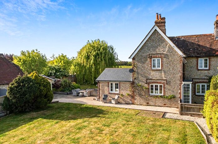 3 Bedroom Semi-Detached House For Sale In Easthampnett Lane, Easthampnett, PO18