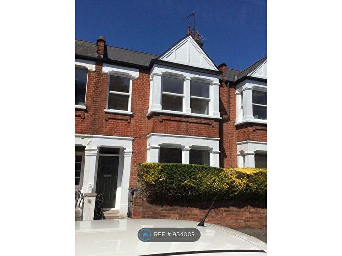 4 Bedroom Terraced House To Rent In Brenthouse Road, London Qg, E9