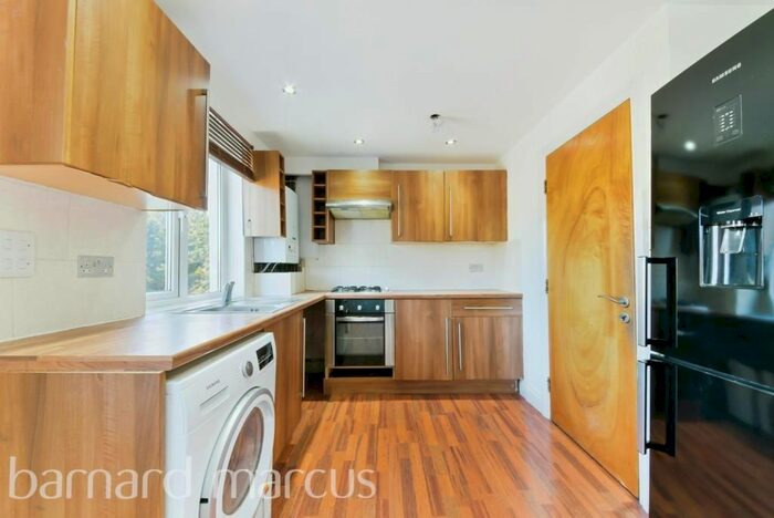 4 Bedroom Flat To Rent In Windermere Avenue, London, SW19
