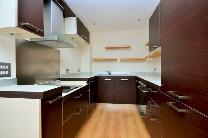 2 Bedroom Flat To Rent In Goldsworth Road, Woking, GU21