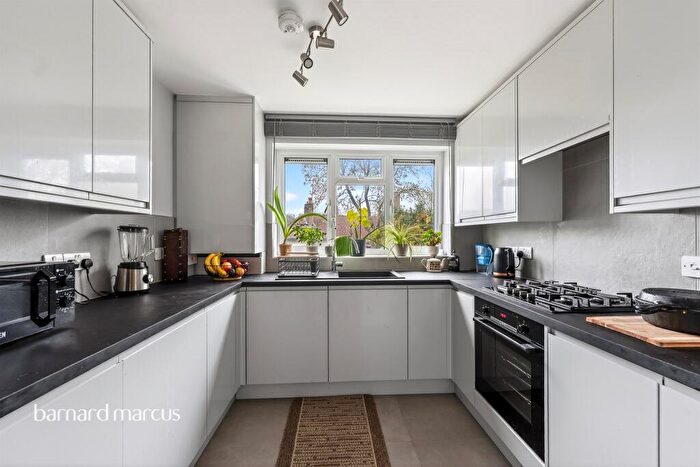 1 Bedroom Apartment For Sale In Church Gardens, Dorking, RH4