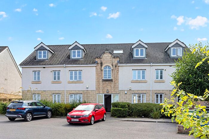 3 Bedroom Flat For Sale In Barclay Drive, Elderslie, Johnstone, PA5