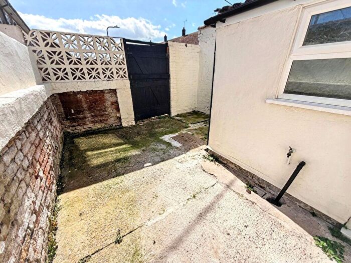 2 Bedroom Terraced House For Sale In Milton Avenue, Margate, CT9 - Photo 11