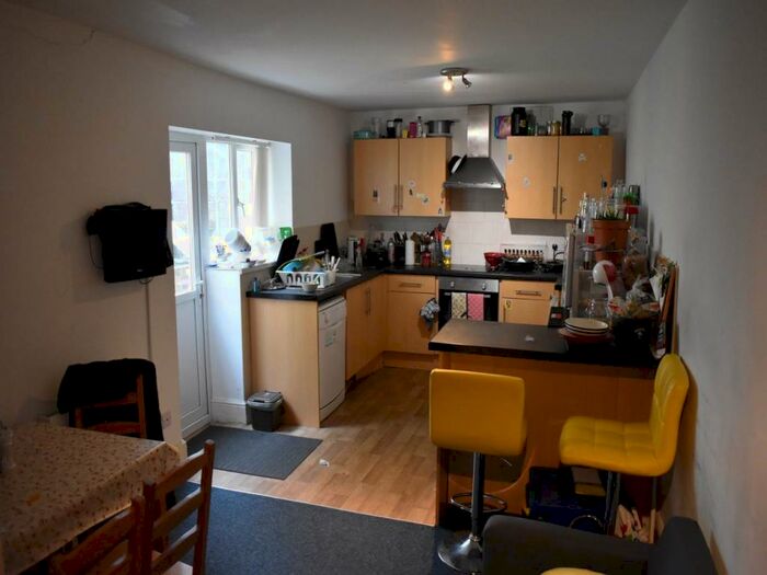 6 Bedroom House To Rent In Cathays Terrace, Cathays, CF24