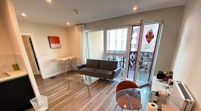 1 Bedroom Flat To Rent In Green Ferry Way, E17