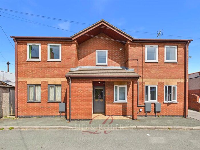 2 Bedroom Flat For Sale In Wern Lane, Rhosllanerchrugog, Wrexham, LL14