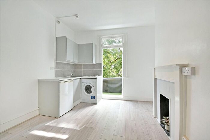 Studio To Rent In Buckley Road, Brondesbury, NW6