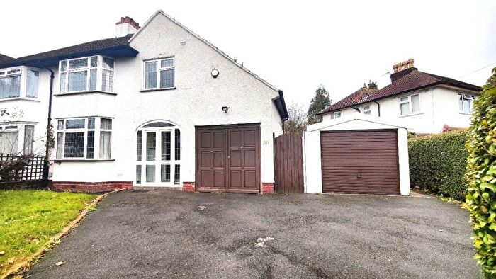 3 Bedroom Semi-Detached House To Rent In Yardley Fields Road, Birmingham, B33