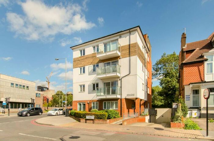 2 Bedroom Flat To Rent In Chatsworth Road, East Croydon, Croydon, CR0