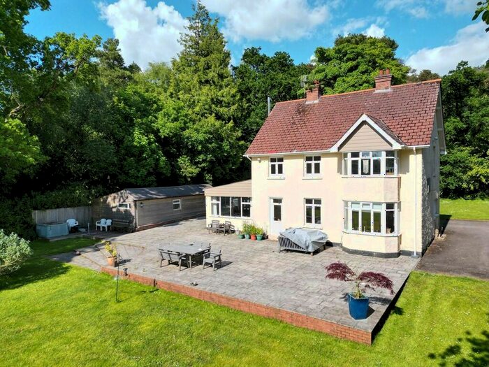 4 Bedroom Detached House For Sale In Rockbeare Hill, Exeter, EX5