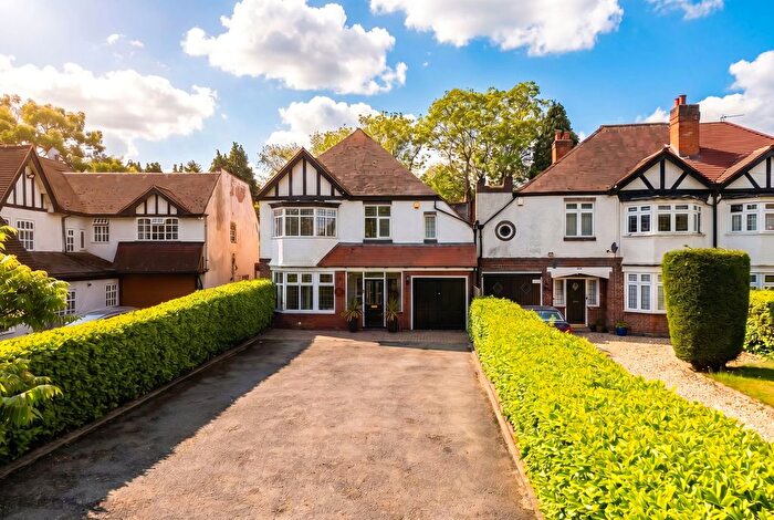 5 Bedroom Detached House For Sale In Warwick Road, Solihull, B91