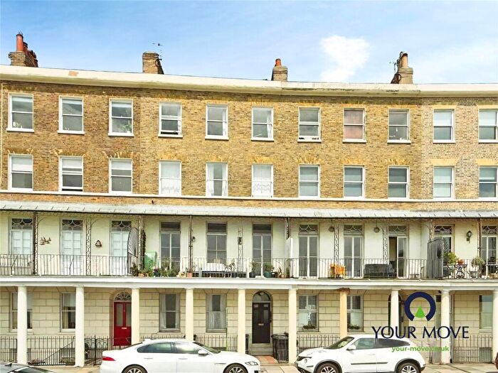 2 Bedroom Flat For Sale In Wellington Crescent, Ramsgate, Kent, CT11