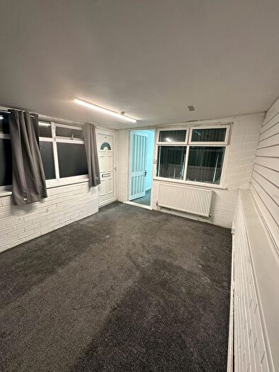 1 Bedroom Flat To Rent In Woodlands Road, Cheetham Hill, Manchester, M8