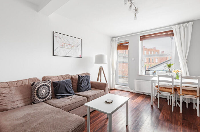 2 Bedroom Apartment To Rent In Finchley Road, Hampstead, London, NW3